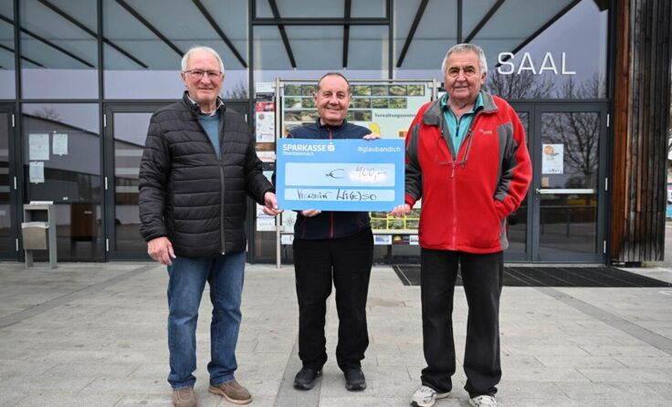 Spendenübergabe (Foto: Ernst Killy)