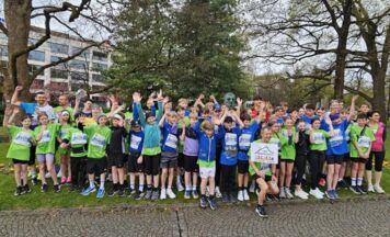 MS Neukirchen an der Vöckla läuft beim Linz-Marathon mit