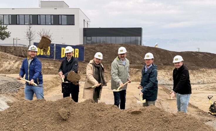 Spatenstich (Foto: Rosenberger Telematics)