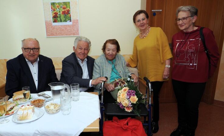 Zahlreiche Gratulanten (Foto: OÖ Seniorenbund)