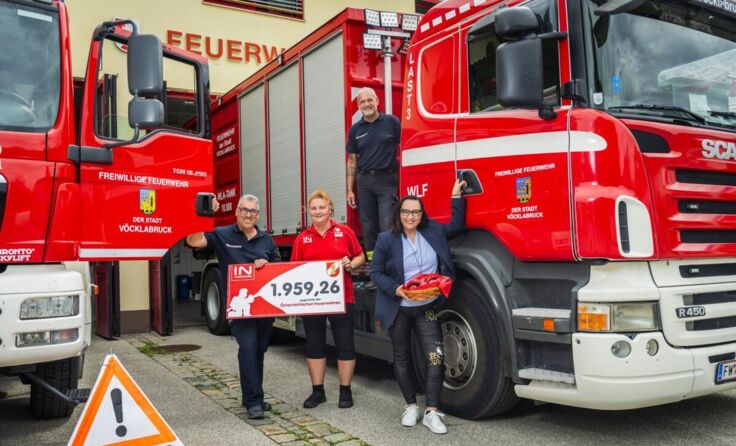 Spendenübergabe (Foto: Interspar/PG Studios)