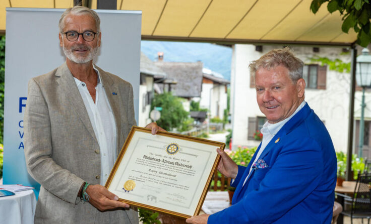 Übergabe (Foto: Rotary)