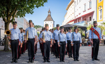 Gemeinschaftskonzert begeisterte am Stadtplatz Vöcklabruck