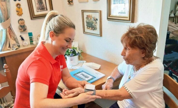 Evelyn Neumayr und Erika Reichl (Foto: Caritas)