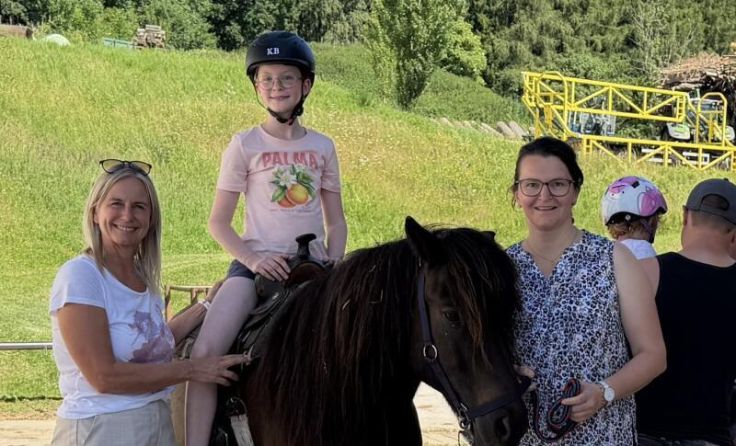 V.l.: Leiterin Familienbundzentrum VB Gisela Bauer, Obfrau Elisabeth Gneißl (Foto: privat)