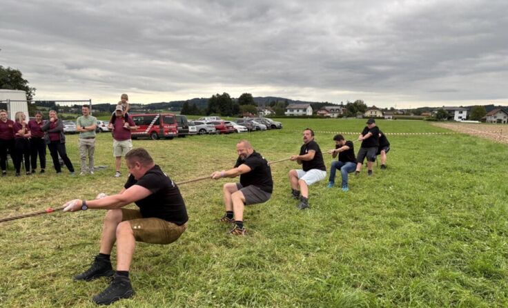 Seilziehen (Foto: FF Wegleiten)