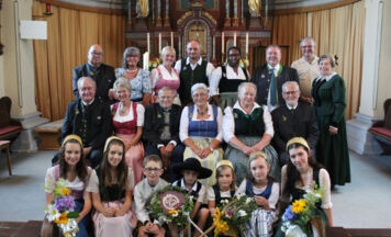 Trachtensonntag in Aurach