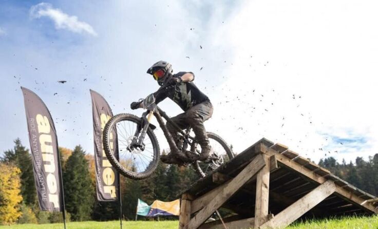 Action am Schihang Oberaschau (Foto: Dirty Trail Friends)