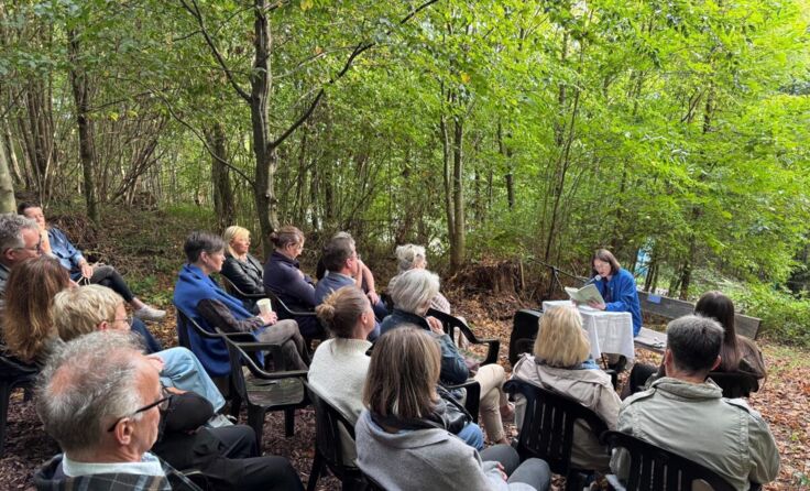 Lesung im Waldpark (Foto: Ortsverschönerungsverein)