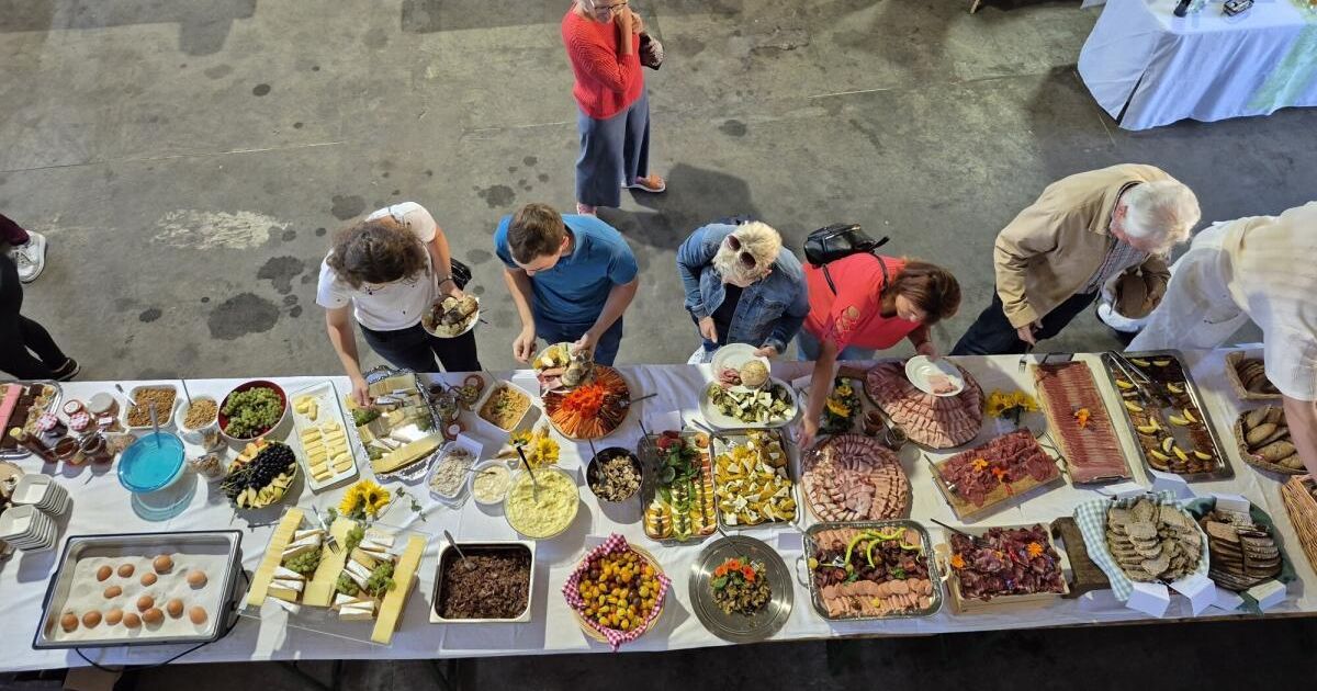 Regional delicacies at the farmers' market in Atzbach