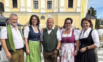 Bauernmarkt lockte nach Mondsee
