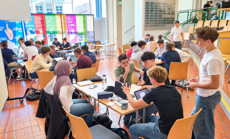 Gemeinsam entwickeln, diskutieren und Ideen voranbringen. (Foto: HTL Vöcklabruck)