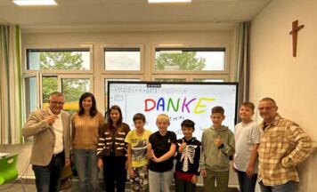 Mittelschule Seewalchen erhält neue Smartboards und Computer
