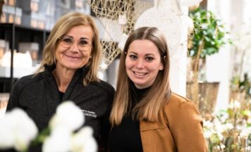Neuer Selbstbedienungs-Blumenshop am Frankenburger Marktplatz