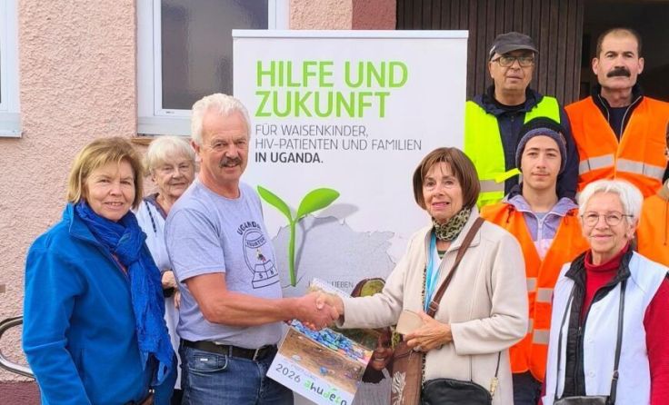 Spendenübergabe (Foto: Missionsrunde Vöcklabruck)