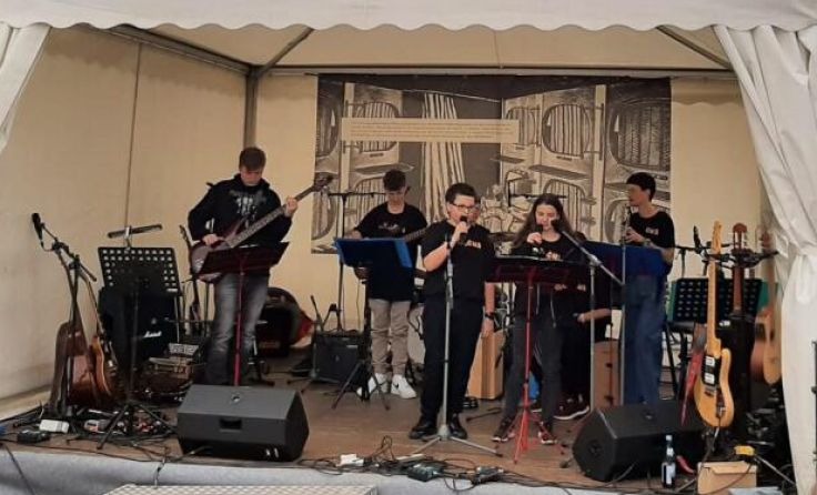 Die Band der Neuen Mittelschule umrahmt das Fest musikalisch. (Foto: NMS Gallneukirchen)