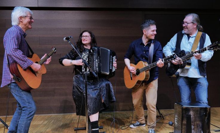 Die Folkband "Medley" stellt ihre neue CD "Paddy's Christmas" vor. (Foto: Daniel Wochermayr)
