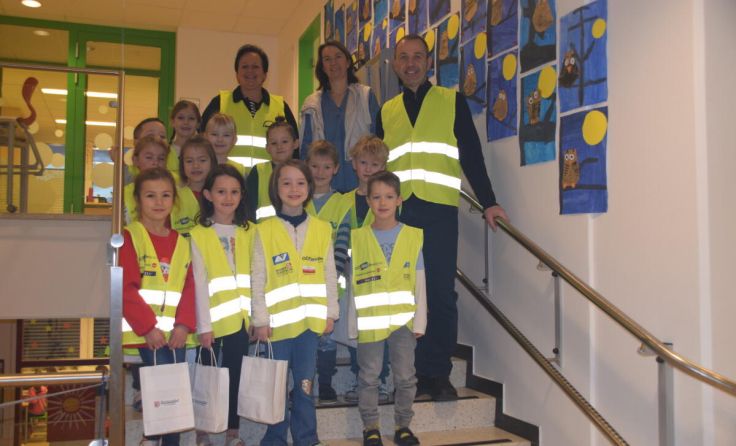 Die fleißigen Warnwesten-Träger wurden belohnt. (Foto: Gemeinde Reichenthal)