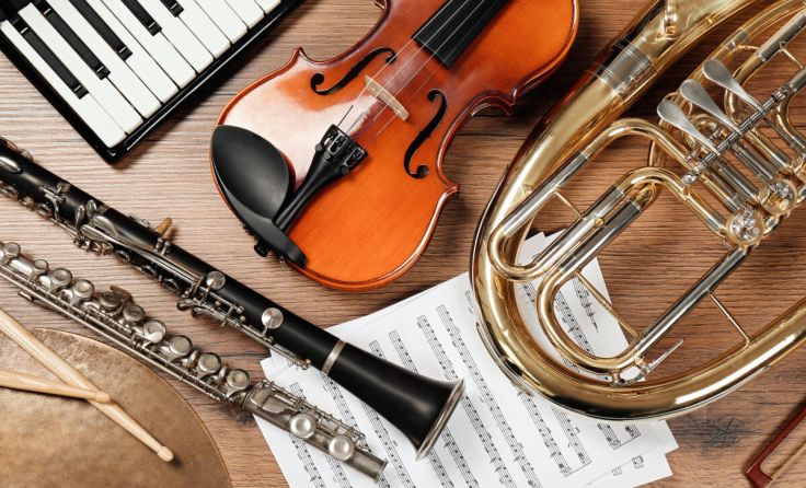 Ein unterhaltsamer, musikalischer Abend erwartet die Gäste. (Foto: stock.adobe.com/New Africa)