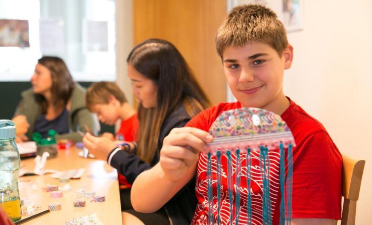 Beim Geschwisterkinder-Tag wird gebastelt, gespielt und geplaudert. (Foto: Caritas)