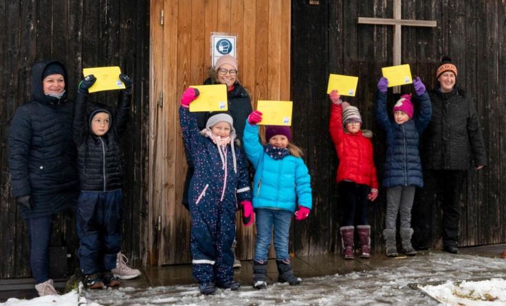 Jeden Sonntag im Advent durften sich die Kinder auf ein Kuvert freuen. (Foto: Thomas Markowetz)