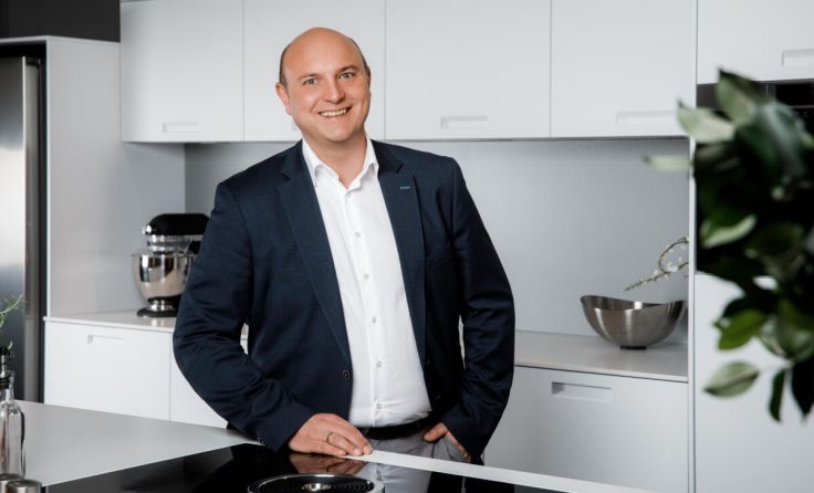 Geschäftsführer Mario Stifter freut sich über die regionalen Partnerschaften. (Foto: Haka Küche)