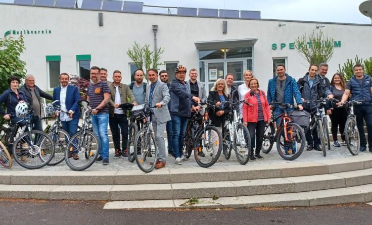 Die Mitglieder radelten gemeinsam zur Gemeinderatssitzung. (Foto: Gemeinde Pucking)
