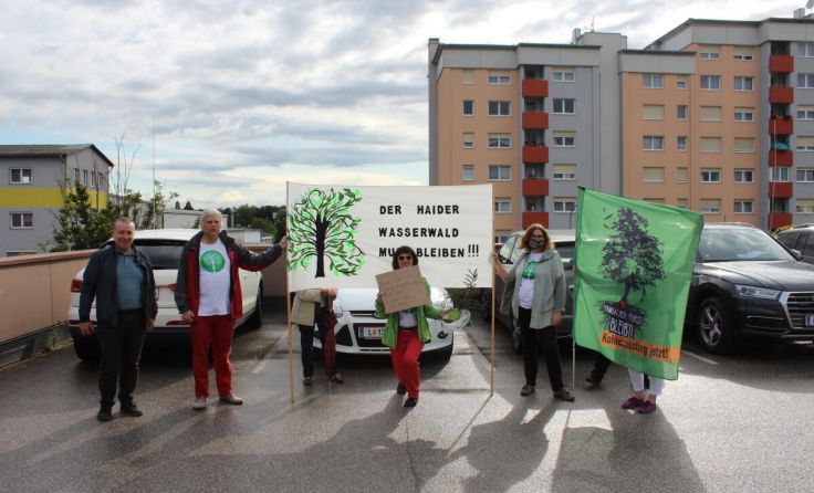 Kundgebung der Initiative vor dem Stadtamt Ansfelden im Jahr 2020 (Foto: Tips/Ramaseder)