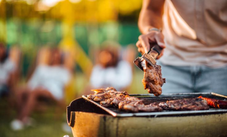 Am Samstag, 6. August wird in Piberbach gegrillt. (Foto: bnenin/stock.adobe.com)