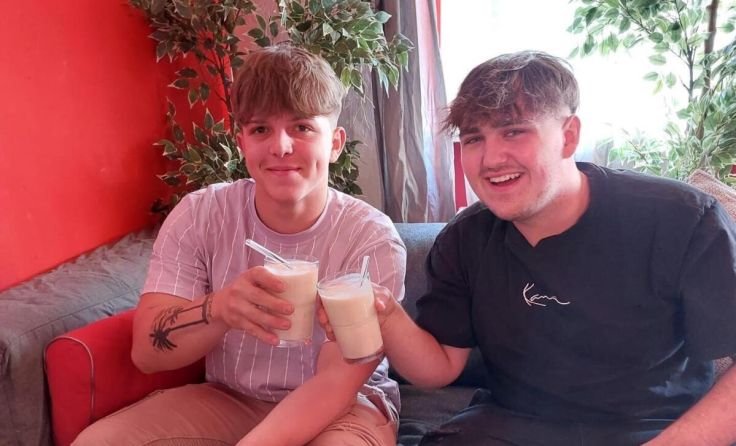 Die Jugendlichen freuten sich über die fruchtigen Smoothies. (Foto: JCUV)