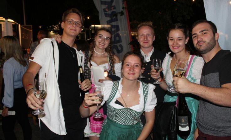 Feststimmung in Neuhofen (Foto: Lions Club Neuhofen)