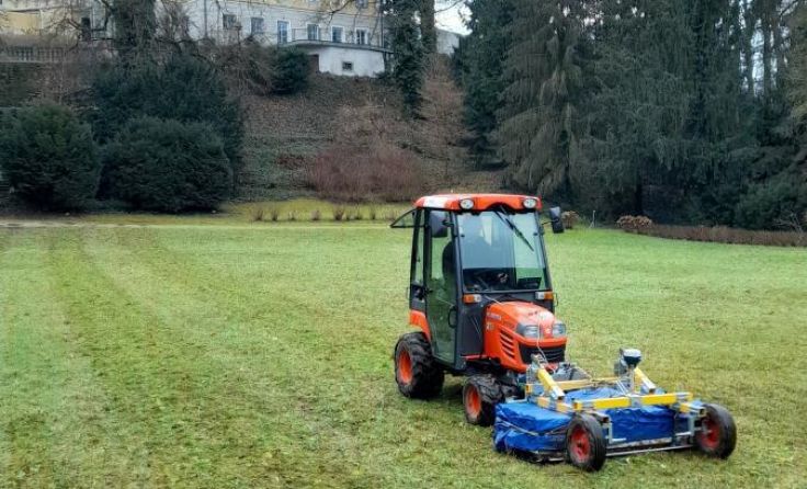 „ZAMG Archeo Prospections“ führte die Untersuchungen im Schlosspark durch. (Foto: St. Traxler)