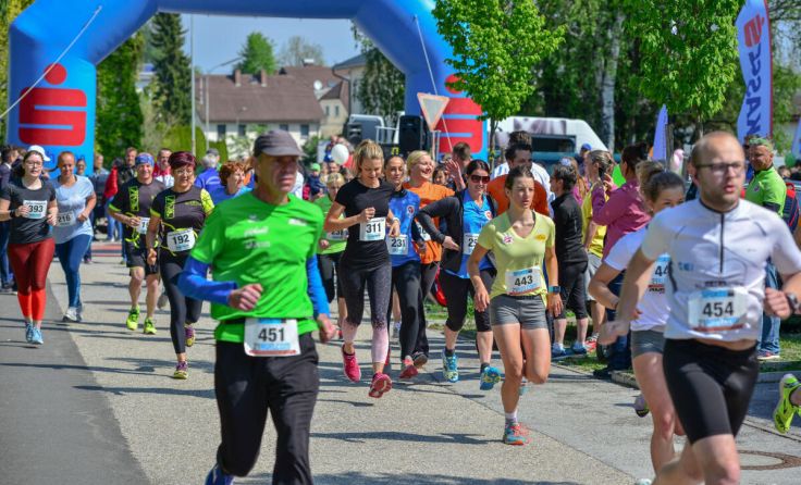 Auch beim letzten Lauf waren viele Sportler am Start. (Foto: Sparkasse Neuhofen)