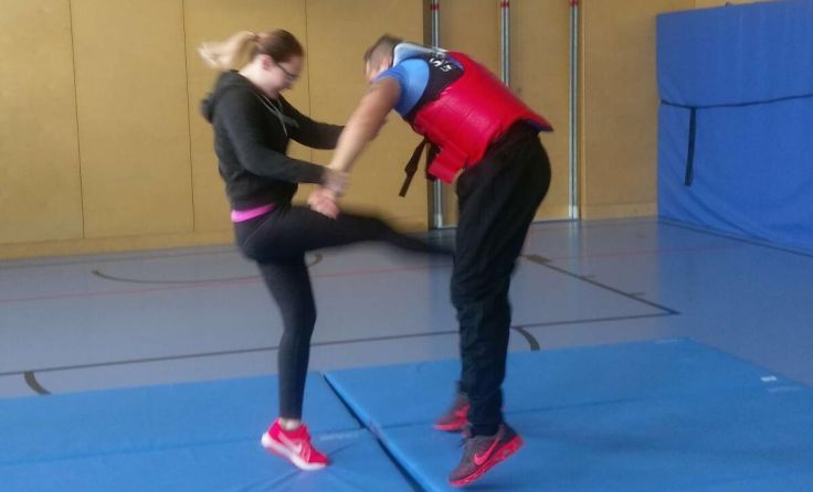 Die Trainer gehen im Kurs individuell auf die Kursteilnehmerinnen ein. (Foto: FPÖ Kematen)