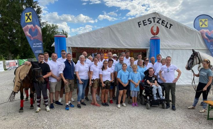 Das Team der FPÖ Kematen freut sich auf das 10. Sommerfest in Blau. (Foto: FPÖ Kematen)