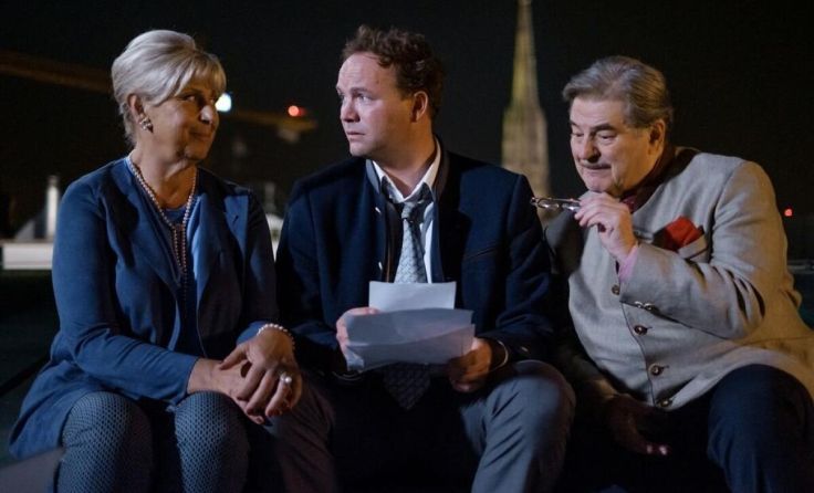 Thomas Stipsits (Mitte) in der Hauptrolle in „Griechenland“ (Foto: e&a film GmbH)