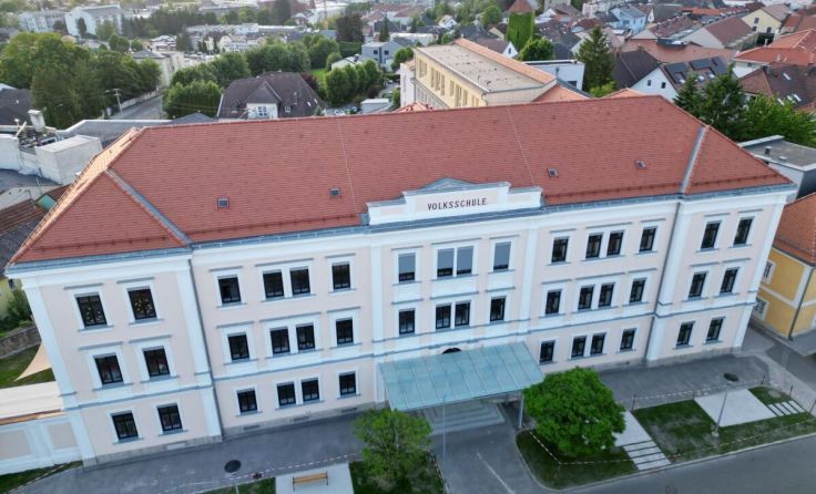 Die Volksschule Enns kann am 2. September besichtigt werden. (Foto: Günter Unterrainer)
