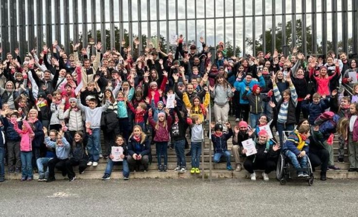 Rund 130 Teilnehmer sichten nach dem geheimnisvollen Mister X. (Foto: Kinderfreunde Linz)