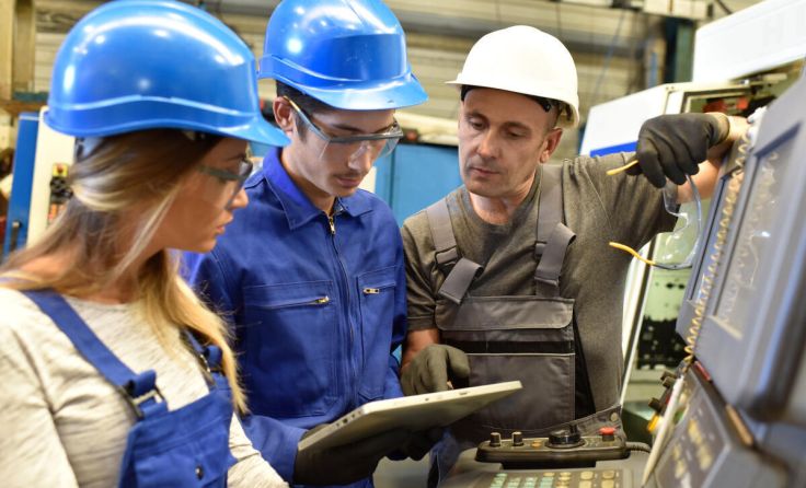 In Oberösterreich werden 22.567 Lehrlinge ausgebildet. (Foto: goodluz/stock.adobe.com)