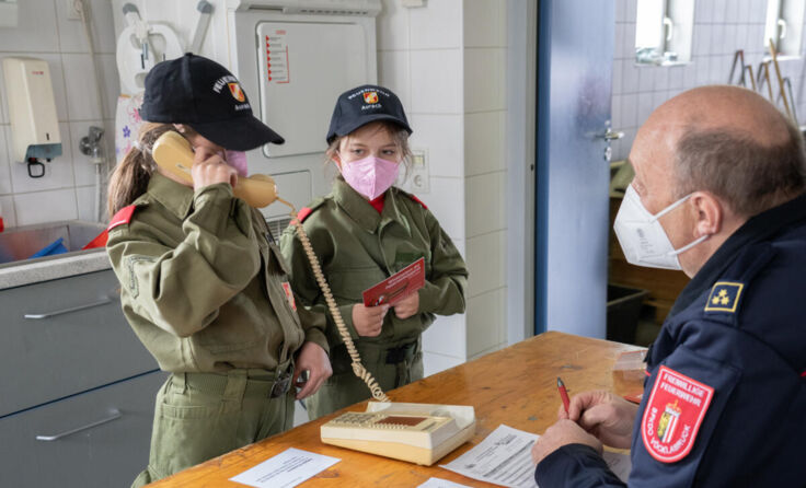 Zahlreiche Jugendfeuerwehrmitglieder stellten sich dem Wissenstest. (Foto: August Thalhammer)