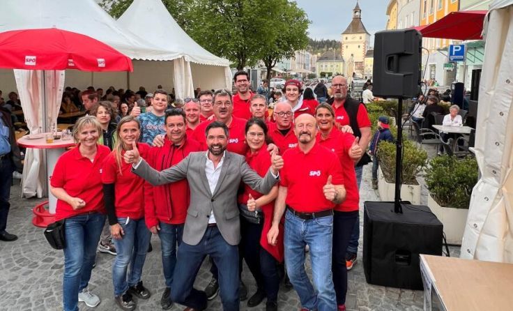 Peter Schobesberger und sein Team beim Stadtplatzfest. (Foto: SPÖ Vöcklabruck)