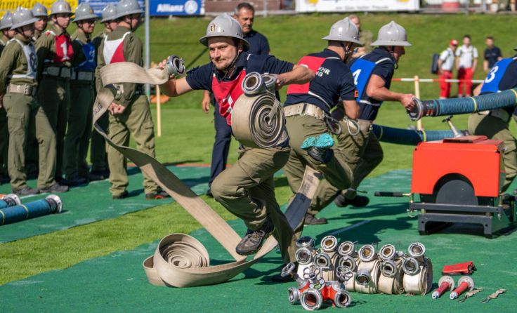Beim Bezirksbewerb traten die einzelnen Feuerwehren gegeneinander an. (Foto: August Thalhammer)