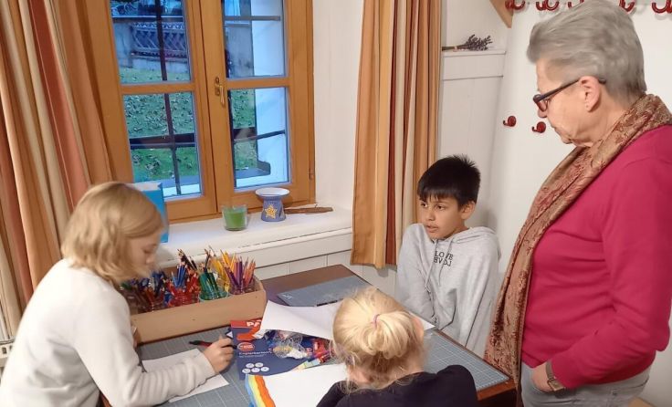 In der Lernoase werden die Kinder hinsichtlich schulischer Belange unterstützt. (Foto: LernOase)