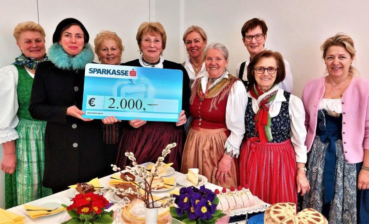 Scheckübergabe an das Mobile Palliativteam Salzkammergut. (Foto: Klara Loidl)