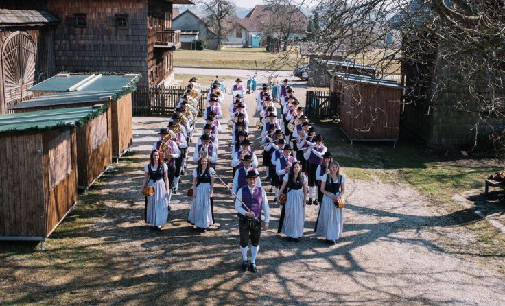 Die Musikkapelle Neukirchen (Foto: Gerald Adelsgruber)