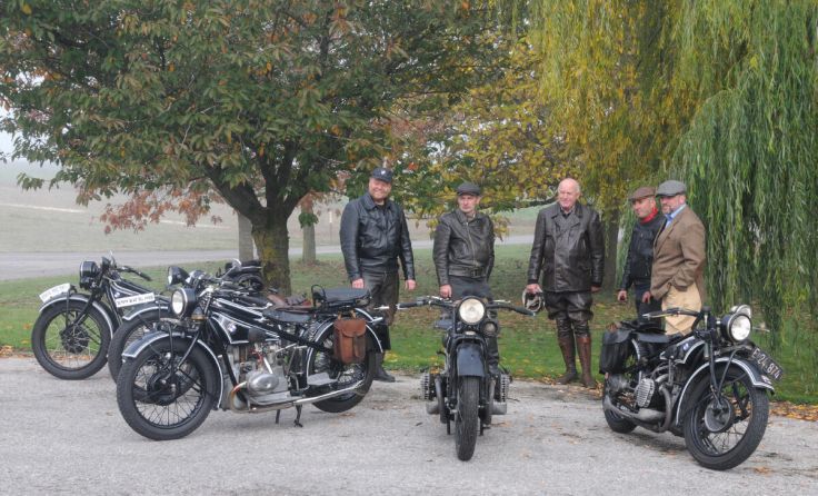 Beim Motorradtreffen können die Fahrzeuge befahren und bestaunt werden. (Foto: Hannes Denzel)