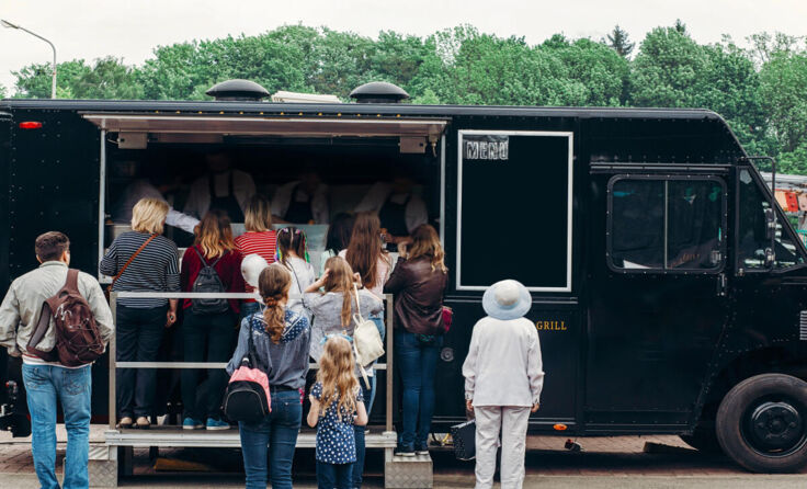 Streetfood erfreut sich immer größerer Beliebtheit. (Foto: adobe.stock.com/sonyachny)