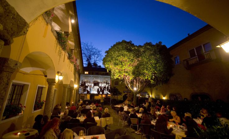 Im Arkadenhof findet wieder das Sommerkino statt. (Foto: Studio 46 Seewalchen)