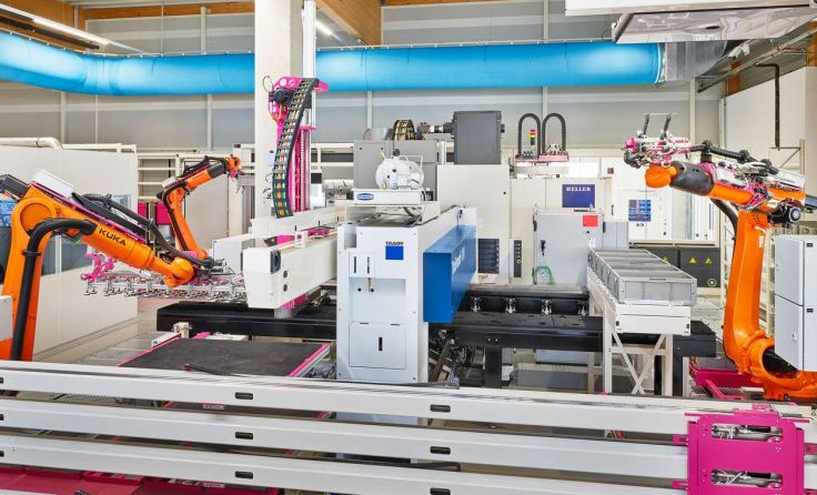 Die vollautomatisierten Roboter prüfen jährlich bis zu 500.000 Prüfkörper. (Foto: AMAG)