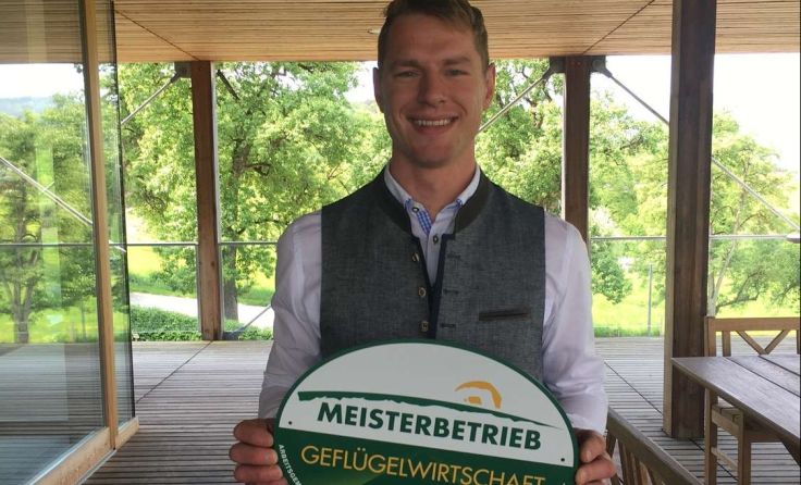 Alexander Tiefnig legte seinen Meister in der Geflügelwirtschaft erfolgreich ab. (Foto: LFA OÖ)